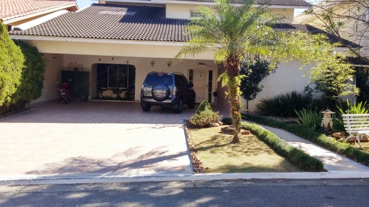 OPORTUNIDADE ! EXCELENTE CASA NO RESIDENCIAL ALPHAVILLE 10
