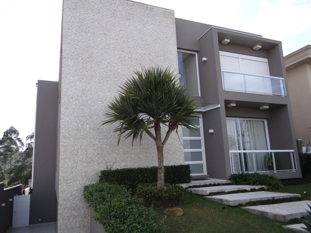 MANSÃO DE ALTO PADRÃO NO RESIDENCIAL TAMBORÉ 10