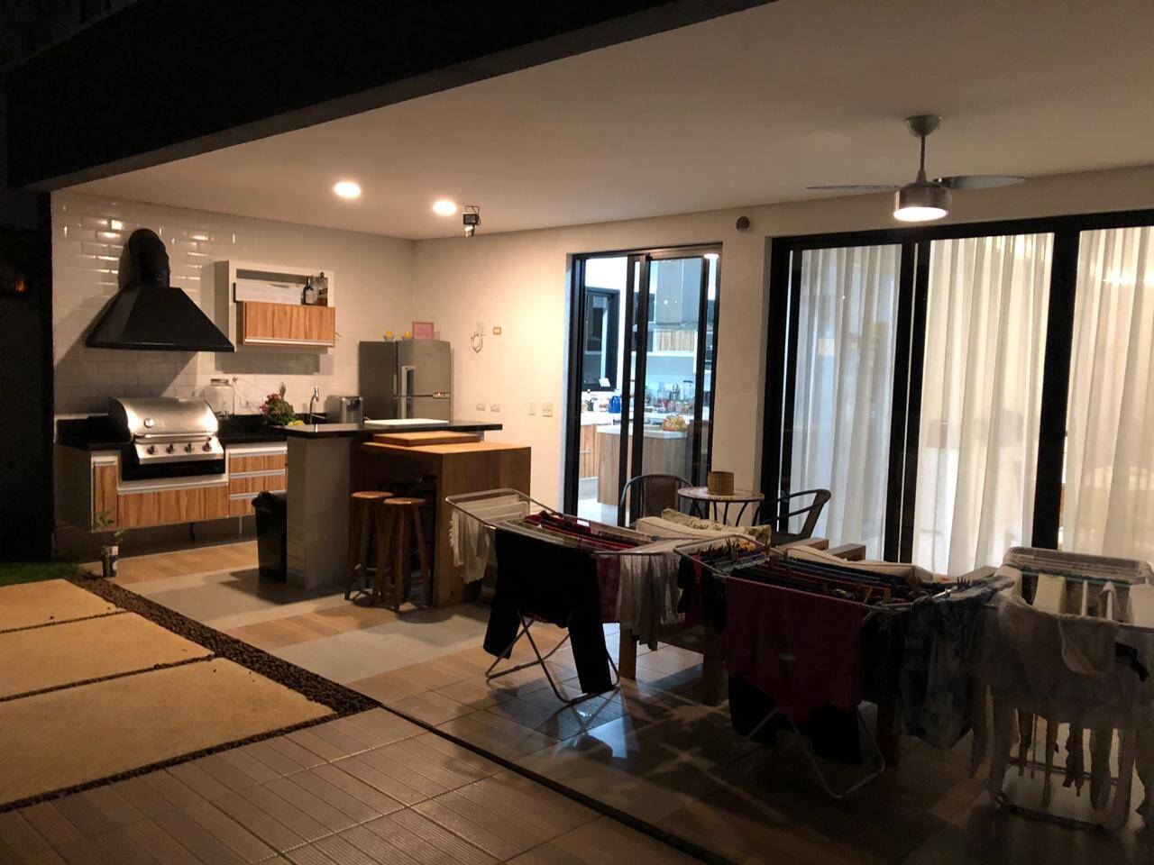 EXCELENTE CASA EM ALPHAVILLE