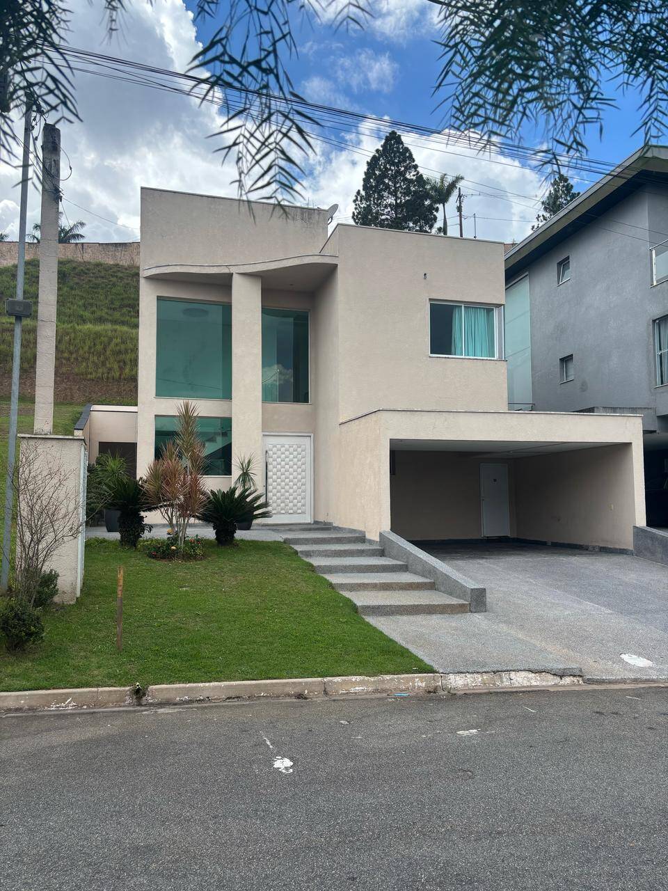 RESIDENCIA À VENDA NO RESIDENCIAL VALVILLE