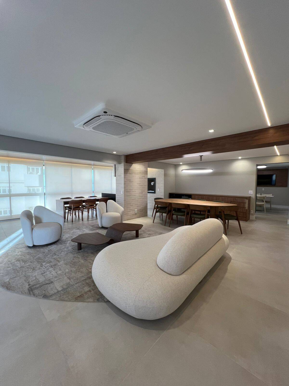 Apartamento no Coração de Alphaville 287 m² de área
-> 100% reformado
-> NU