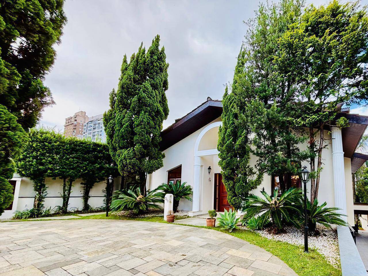 Casa à venda e aluguel com 4 quartos, 520m² - Foto 2