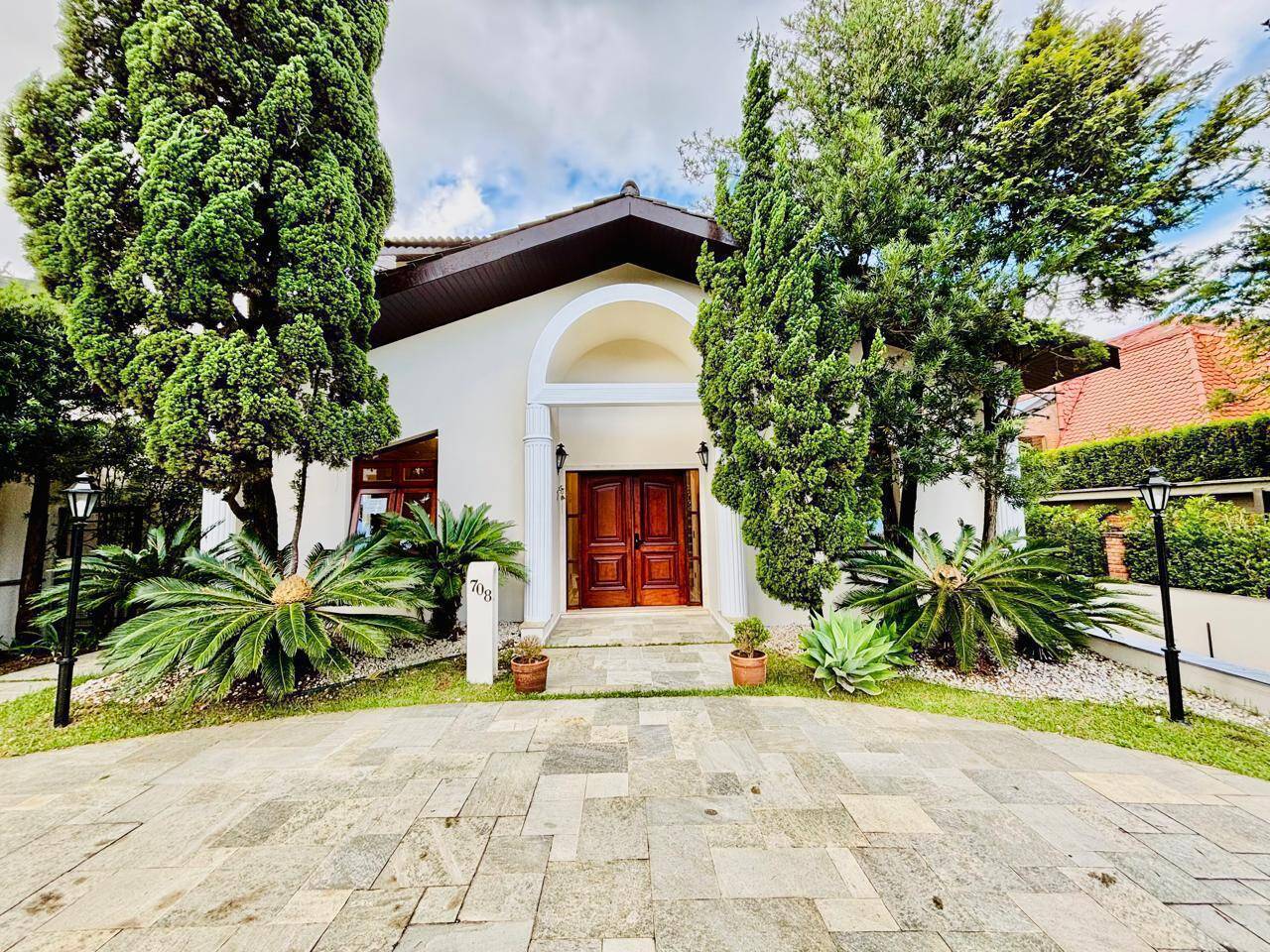 Casa à venda e aluguel com 4 quartos, 520m² - Foto 3