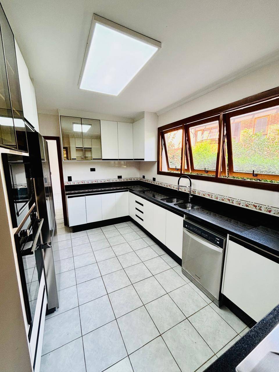 Casa à venda e aluguel com 4 quartos, 520m² - Foto 12