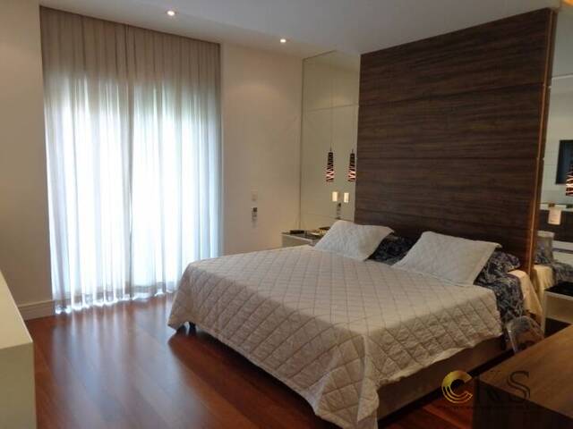 Apartamento para Venda em Santana de Parnaíba - 2