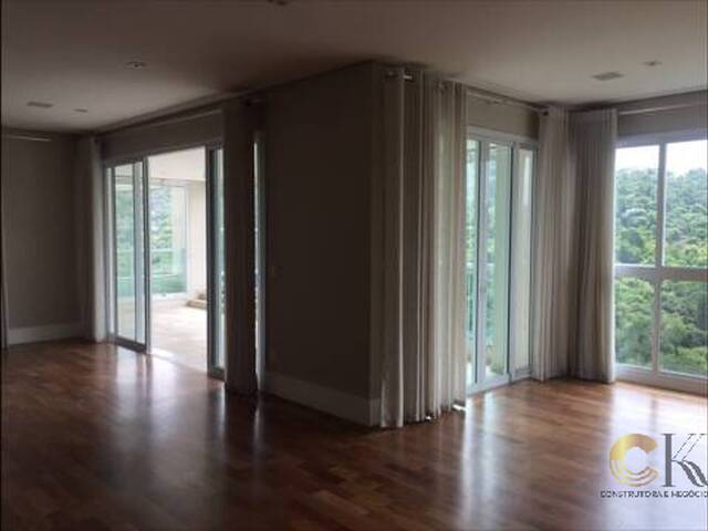Apartamento para Venda em Santana de Parnaíba - 4