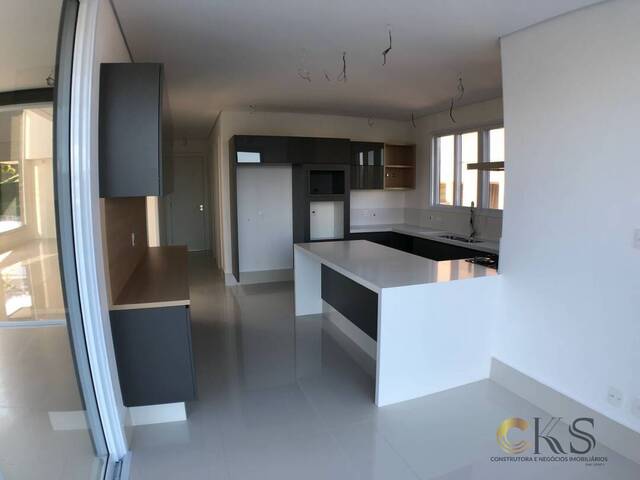 Casa para Venda em Santana de Parnaíba - 4