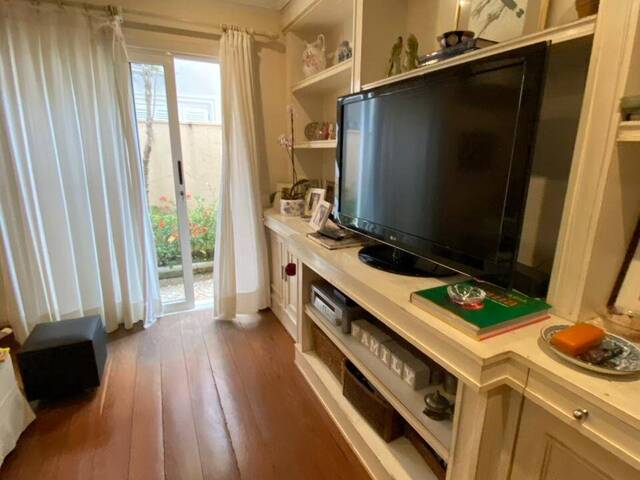 Casa para Venda em Santana de Parnaíba - 3