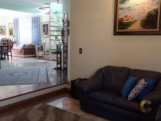 Casa para Venda em Santana de Parnaíba - 5
