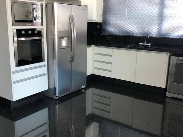 Casa para Venda em Santana de Parnaíba - 5