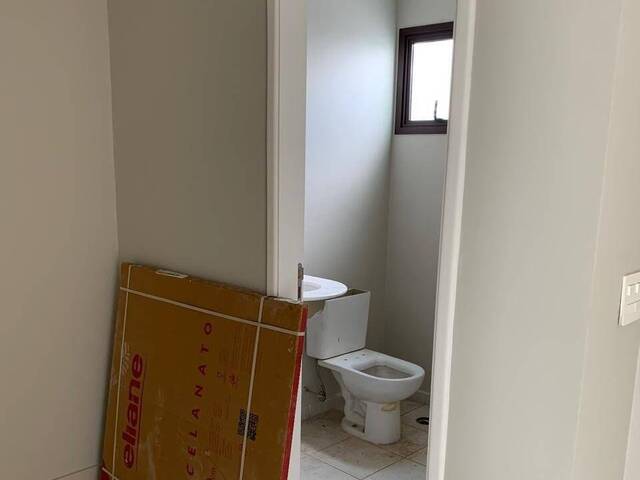 Casa para Venda em Santana de Parnaíba - 4