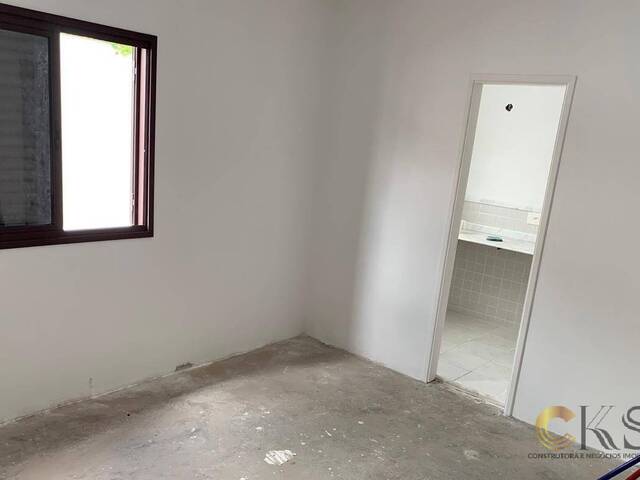 Casa para Venda em Santana de Parnaíba - 3