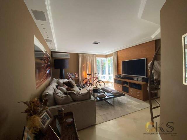 Casa para Venda em Santana de Parnaíba - 3