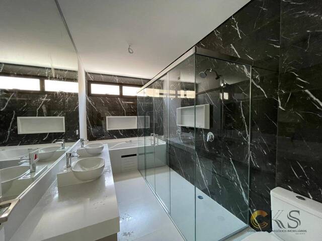 Casa para Venda em Santana de Parnaíba - 5