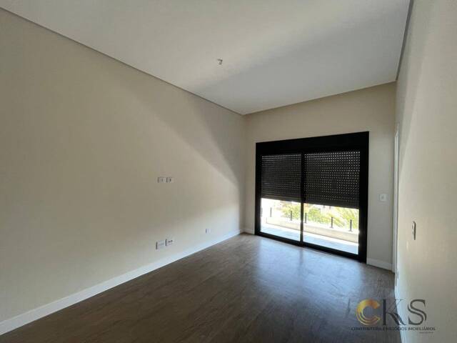 Casa para Venda em Santana de Parnaíba - 4