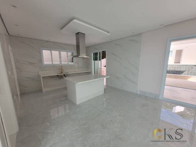 Casa para Venda em Santana de Parnaíba - 3
