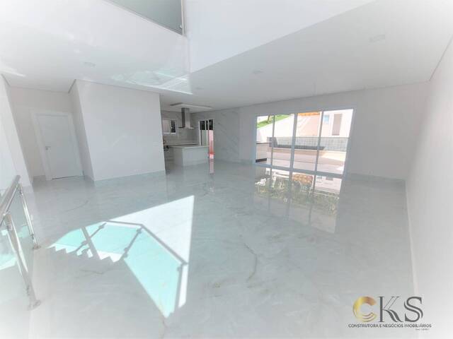 Casa para Venda em Santana de Parnaíba - 4