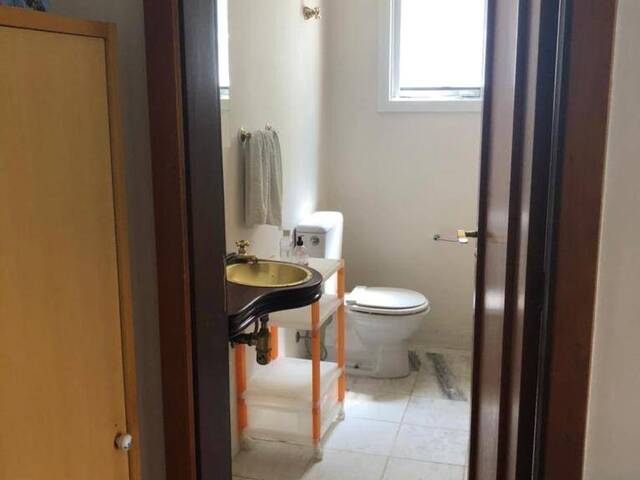 Casa para Venda em Santana de Parnaíba - 2