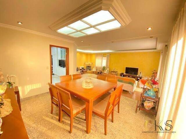 Casa para Venda em Santana de Parnaíba - 3