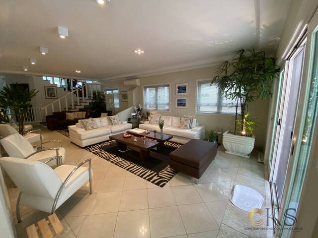 Casa para Venda em Santana de Parnaíba - 3
