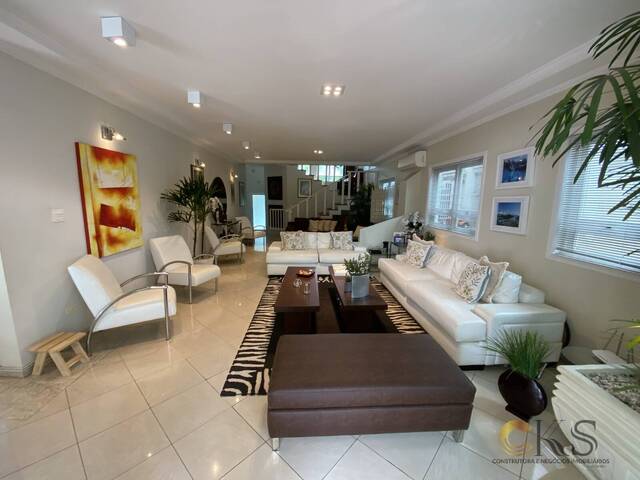 Casa para Venda em Santana de Parnaíba - 4