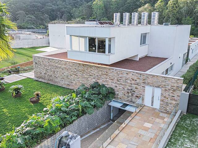 #1704 - Casa para Venda em Barueri - SP