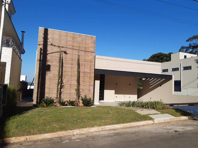 #1711 - Casa para Venda em Santana de Parnaíba - SP