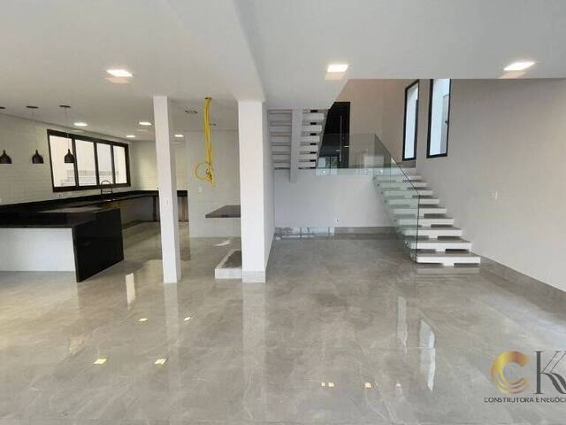 Casa para Venda em Santana de Parnaíba - 4