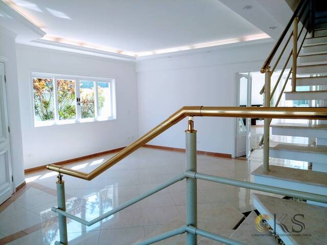 Casa para Venda em Santana de Parnaíba - 3