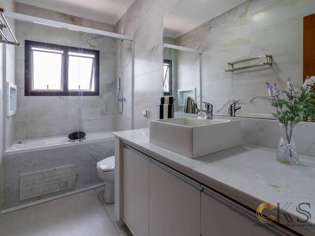 Casa para Venda em Santana de Parnaíba - 3