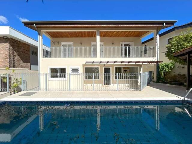 #1720 - Casa para Venda em Santana de Parnaíba - SP