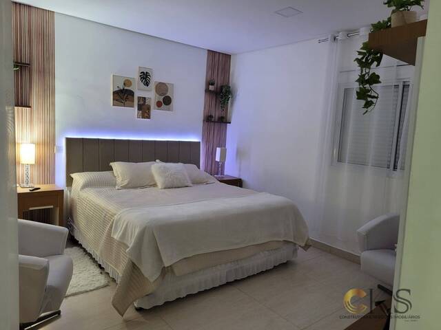 Casa para Venda em Santana de Parnaíba - 4