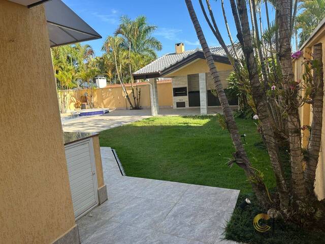 Casa para Venda em Santana de Parnaíba - 2