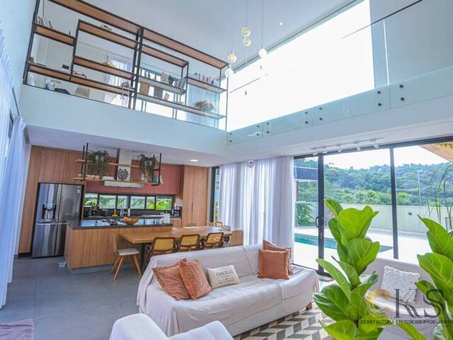 Casa para Venda em Santana de Parnaíba - 3