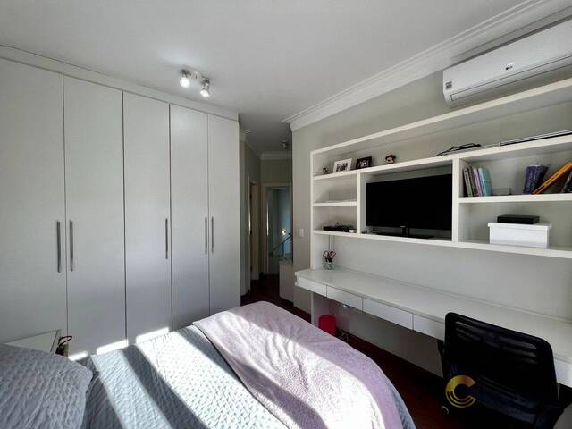 Casa para Venda em Santana de Parnaíba - 2