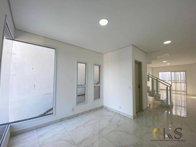 Casa para Venda em Santana de Parnaíba - 4
