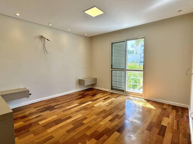 #1845 - Casa para Venda em Santana de Parnaíba - SP