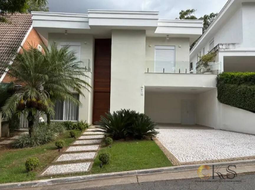 Casa Repleta de Planejados e Área Gourmet no Alphaville 5