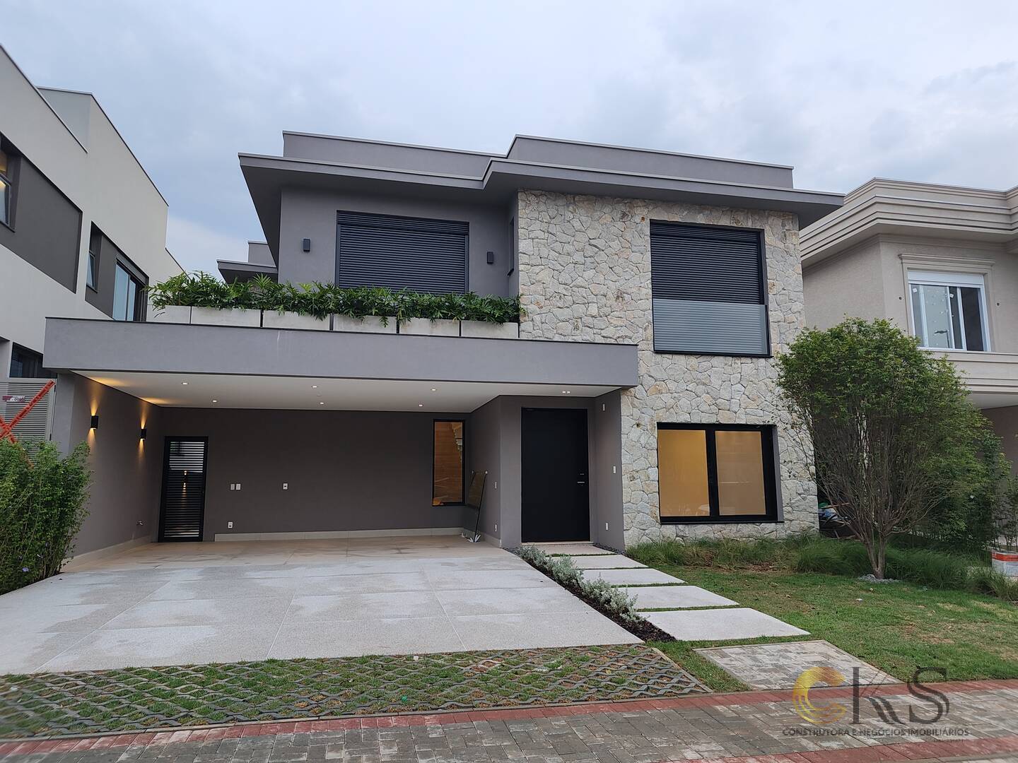 Casa, 4 quartos, 338 m² - Foto 4