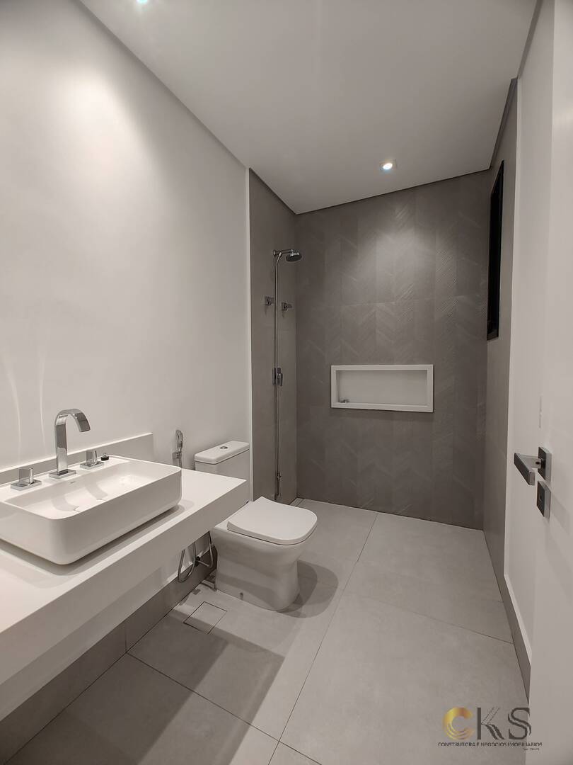 Casa, 4 quartos, 338 m² - Foto 35